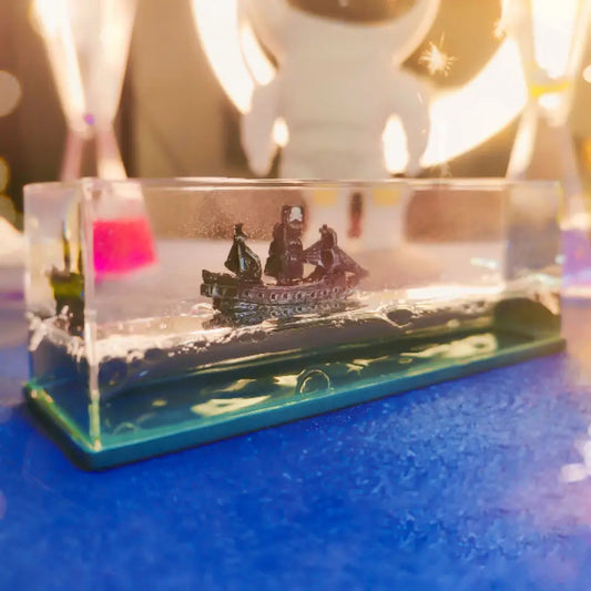 Cruise Ship Fluid Drift Bottle – Mesmerizing Ocean Desk Decor